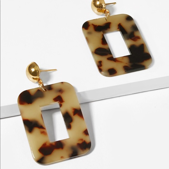 CindysLBB Jewelry - 🖤 Tortoise Rectangle Acrylic Earrings 🖤